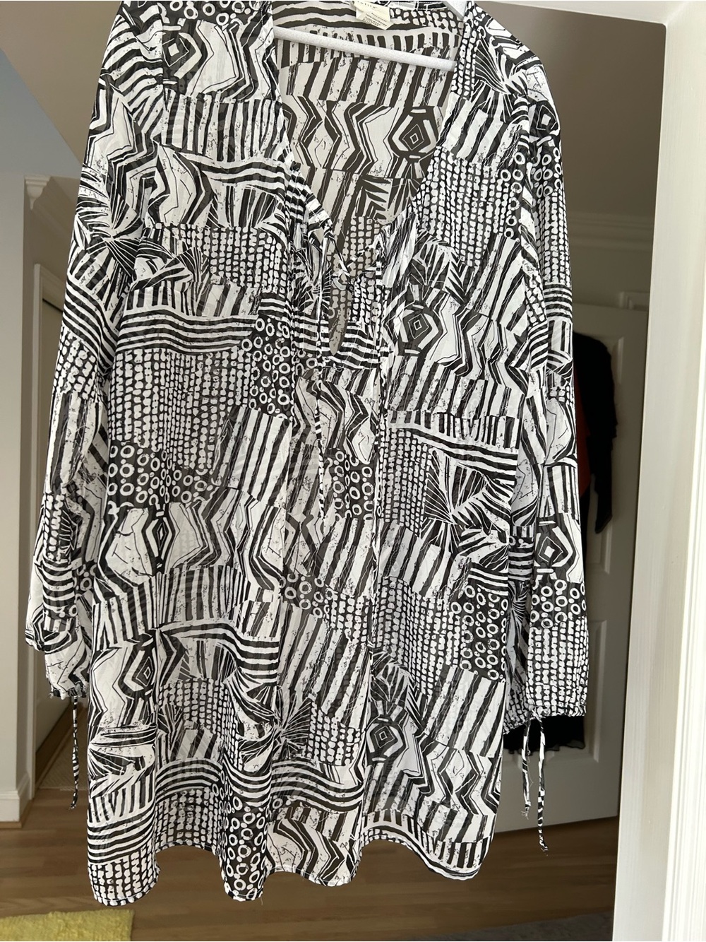 Profile By Gottex Black and White Abstract Print swim coverup